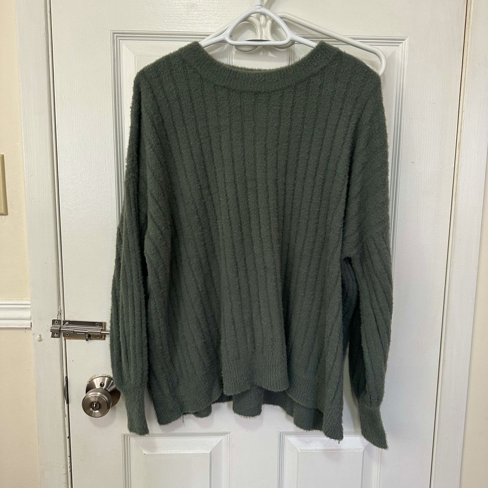 Aerie Olive/Sage Green Buttercream Crew Sweater